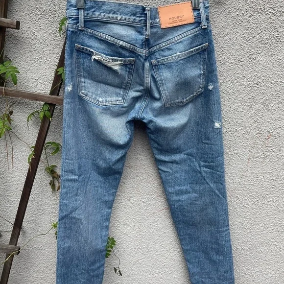 Moussy Bowie Tapered Jeans in Blue - Picture 14 of 16